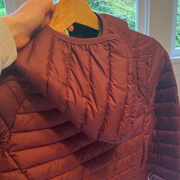 Columbia Women's Deep Red Puffer Jacket - Picture 5 of 7